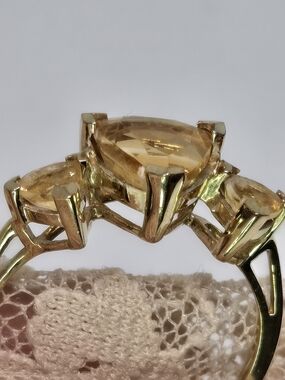 10K Solud Yellow Gold Citrine Three-Stone Coctail Ring - Elegant Women's Jewelry